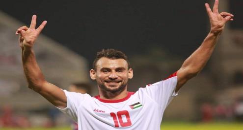 يلا كورة يحاور "صانع أفراح الكرة الفلسطينة".. مراعبة من السجن لكأس آسيا